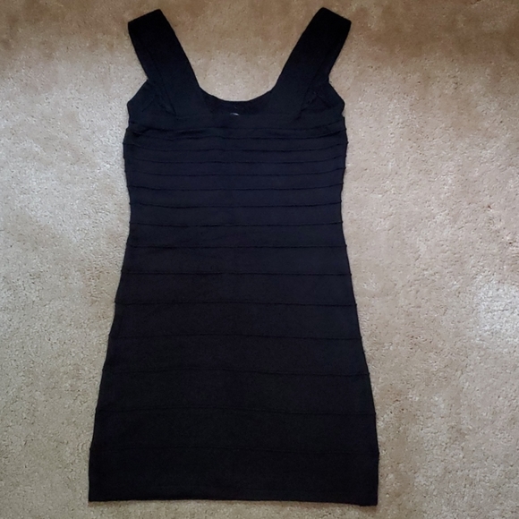 Bundle of 2 mini dresses - Picture 10 of 11